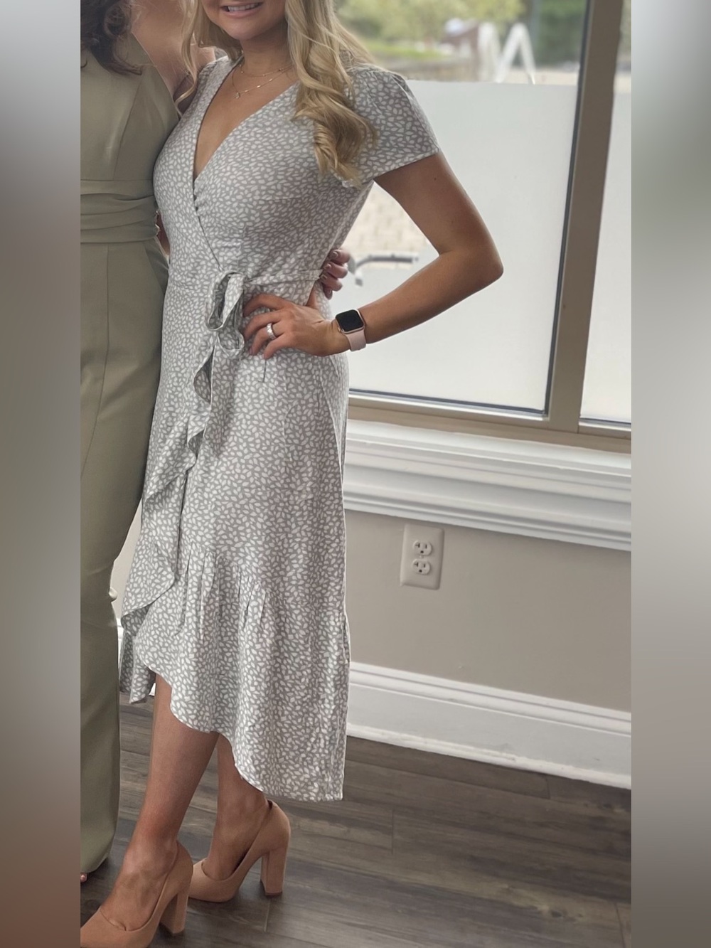 Abercrombie & Fitch Light Sage Grey Floral Wrap Midi Dress - Picture 2 of 4